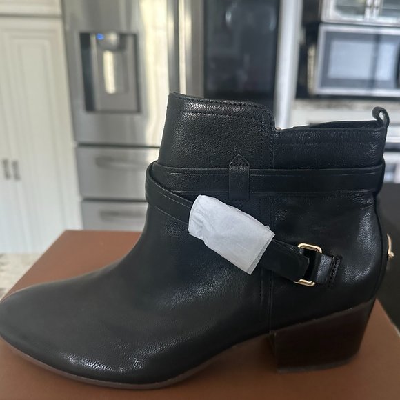 Coach Black Leather Ankle Boots New Box. Size  US 10 - Picture 1 of 5